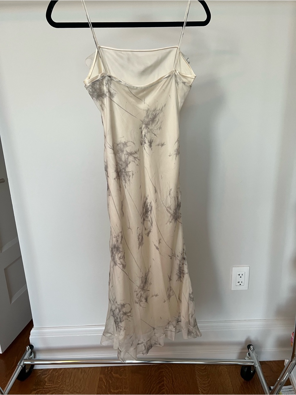Tahari Vintage Ivory 100% Silk Slip Dress with Gray Marble Motif